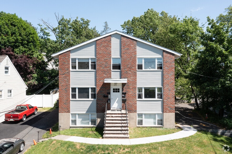 More Photos Of 275 Grand, Leonia Apartments For Sale