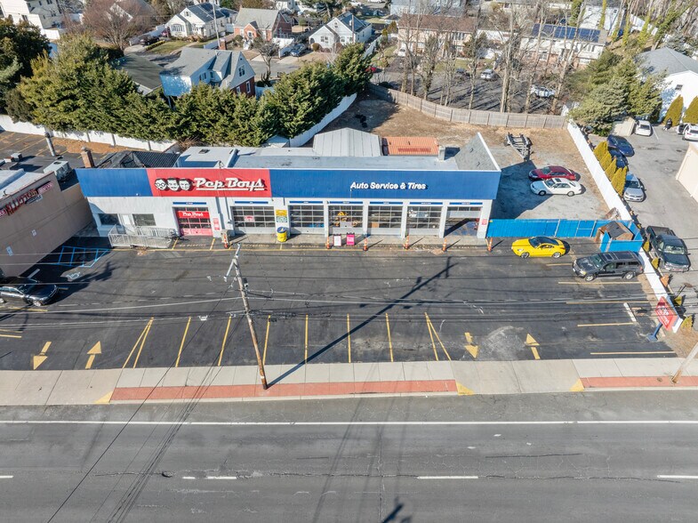 More Photos Of 222 E Montauk Hwy, Lindenhurst Auto Repair For Sale