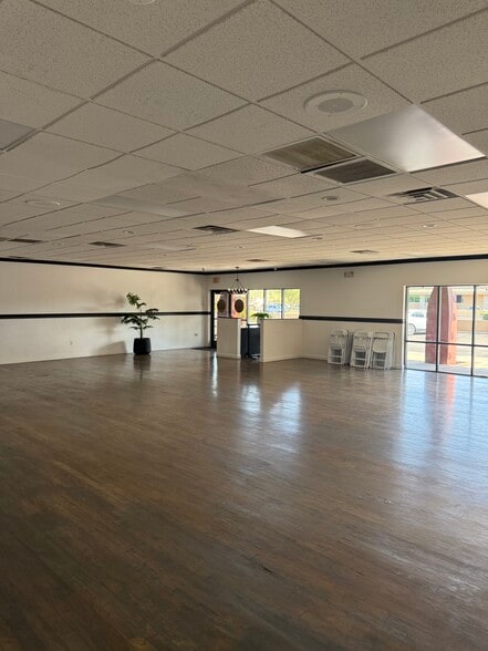 More Photos Of 4308 E Main St, Mesa Restaurant For Lease