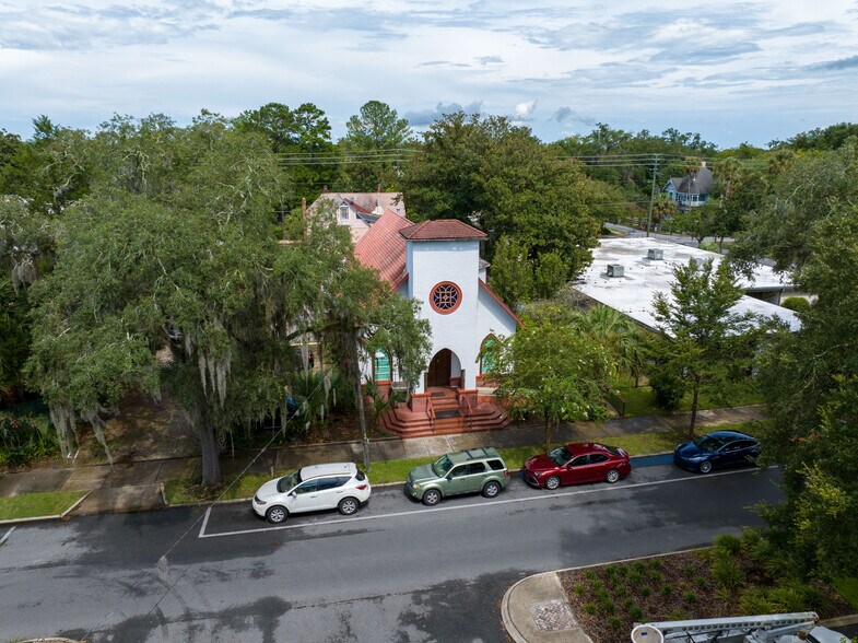 More Photos Of 619 NE 1st St, Gainesville Religious Facility For Sale