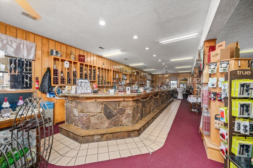 More Photos Of 78 Chestnut Hill Rd, Crossville Freestanding For Sale