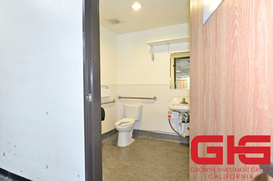 More Photos Of 1700 S Garey Ave, Pomona Freestanding For Sale