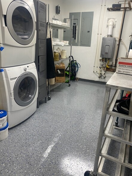 More Photos Of 5106 Old Bullard Rd, Tyler Restaurant For Lease