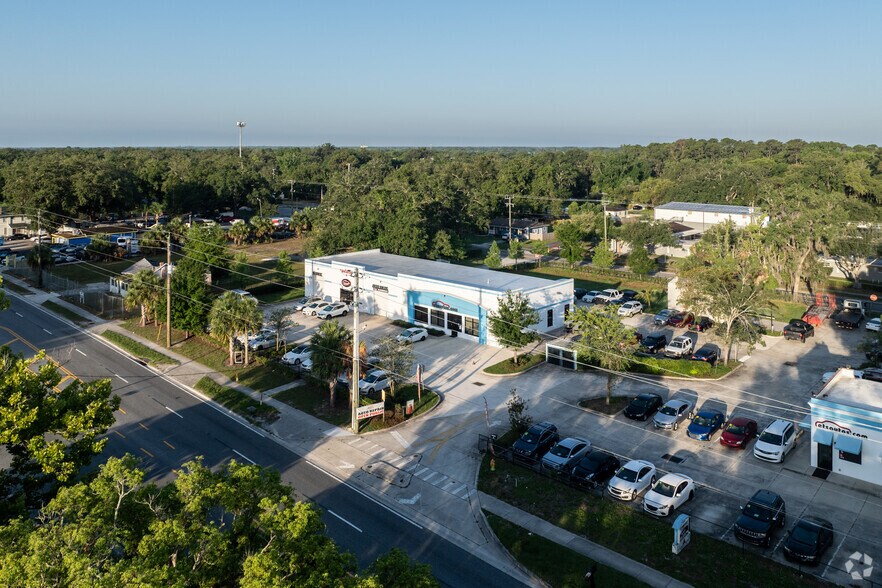 More Photos Of 2618 Sanford Ave, Sanford Freestanding For Lease