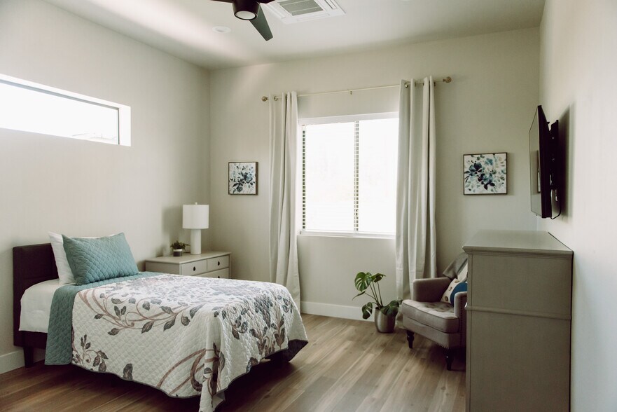 More Photos Of 8736 E Joshua Tree Ln, Scottsdale Assisted Living For Sale