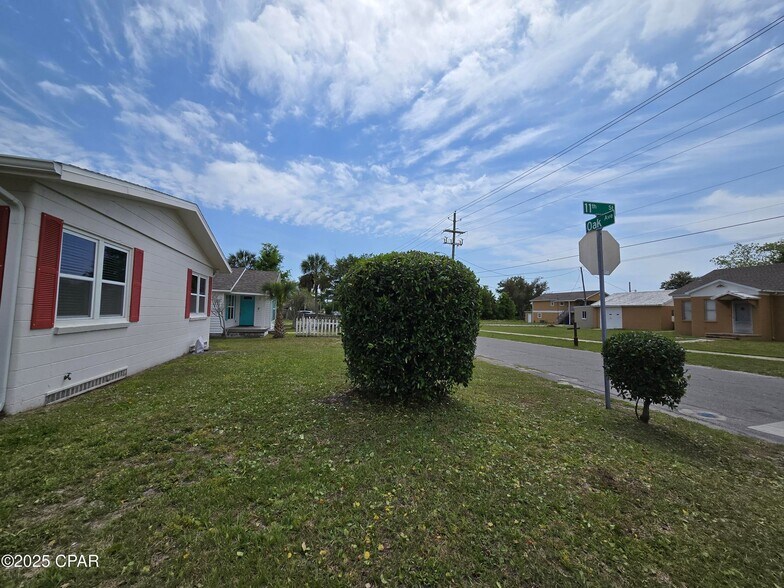 More Photos Of 215 W 11th St, Panama City Coworking Space