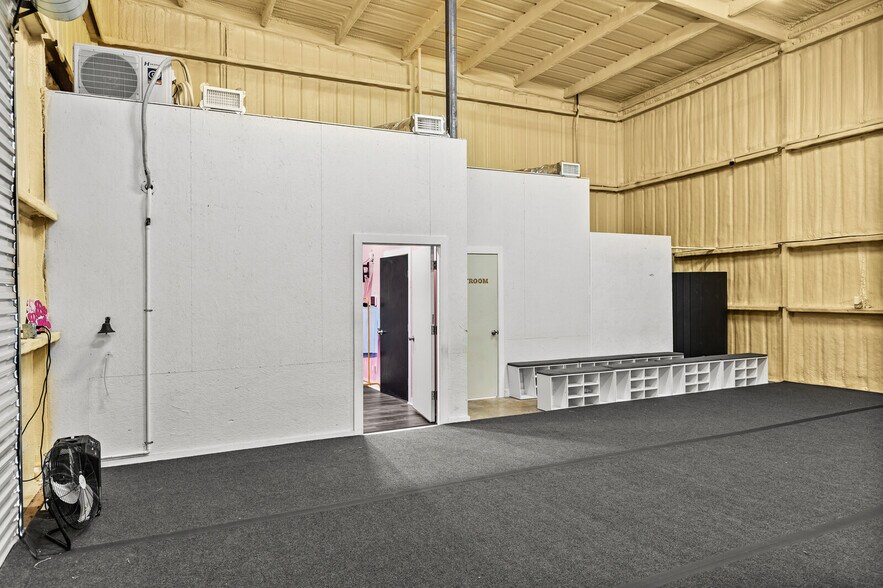 More Photos Of 6854 Old Lorena Rd, Lorena Coworking Space