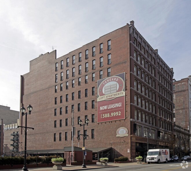 More Photos Of 1114-1116 Washington Ave, Saint Louis Apartments For Lease