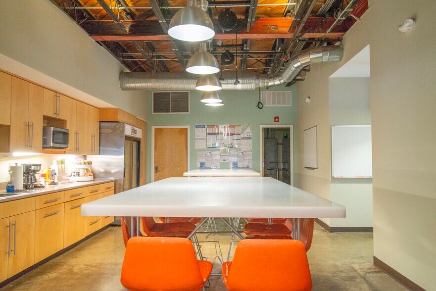 More Photos Of 3200 N Carolina Ave, North Charleston Office For Sale