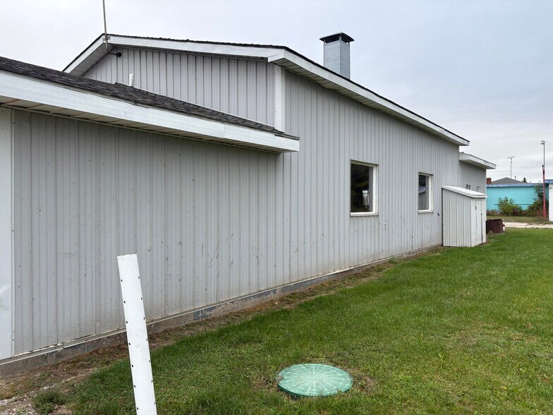 More Photos Of 5573 M 65 N, Lachine Service For Sale
