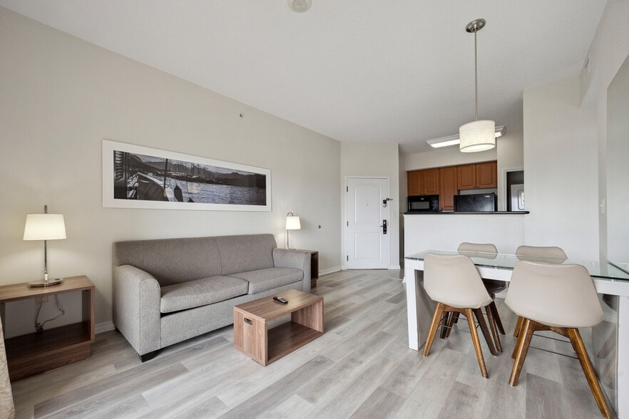 More Photos Of 7383 Universal Blvd, Orlando Hospitality For Sale