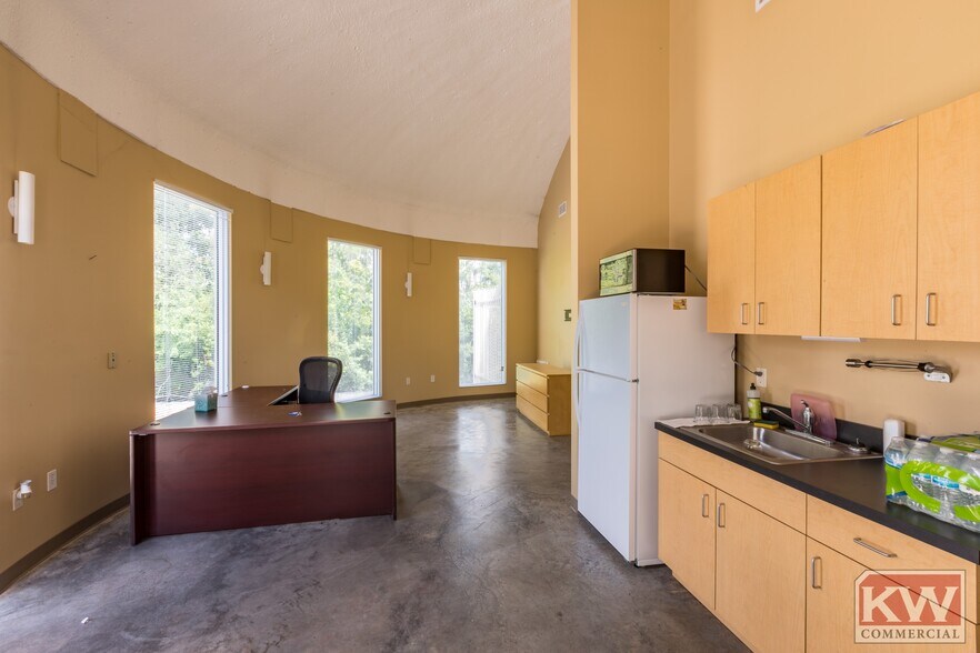 More Photos Of 8331 Estate 33 Rd N, Lakeland Warehouse For Sale