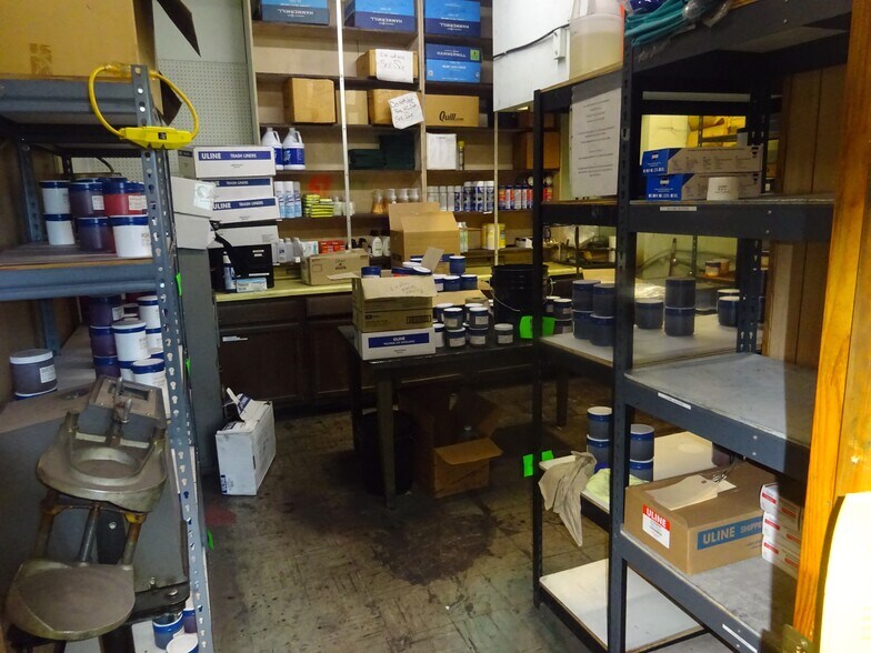 More Photos Of 3146 Marion St, Laureldale Manufacturing For Sale