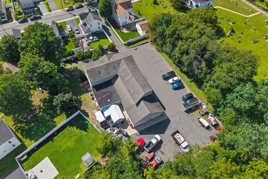 More Photos Of 466 Church St, Hamilton Office For Sale