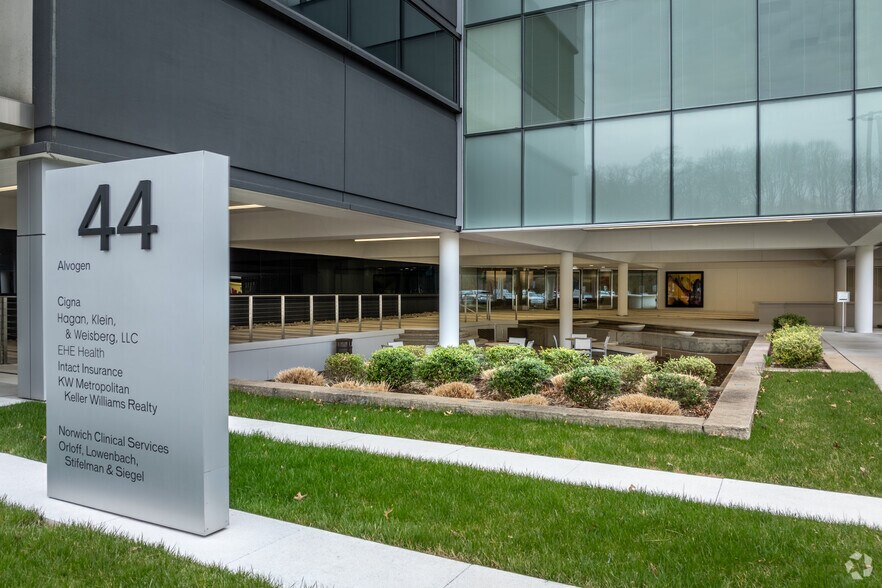 More Photos Of 44 Whippany Rd, Morristown Office For Sale