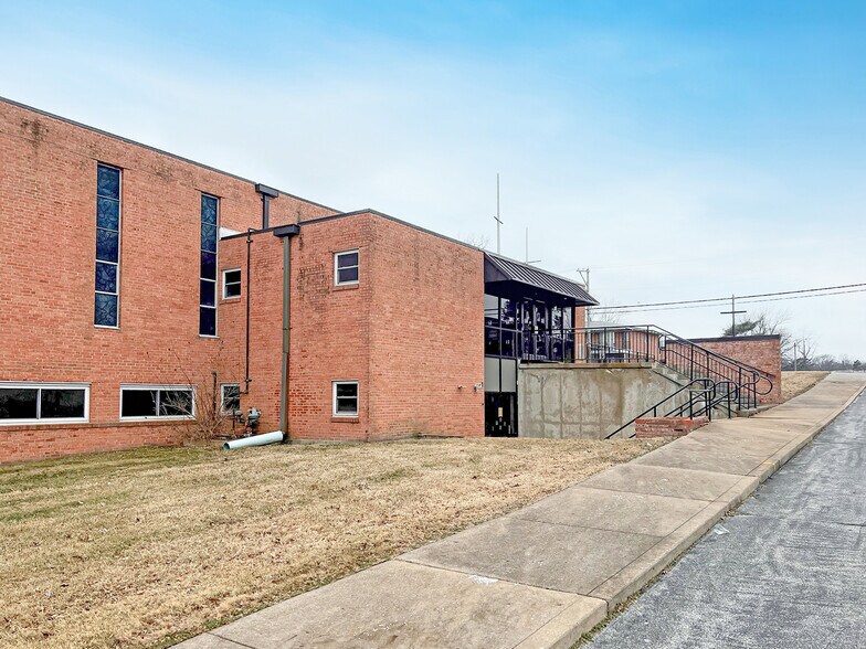 More Photos Of 2200 Lackland Rd, Overland Religious Facility For Sale