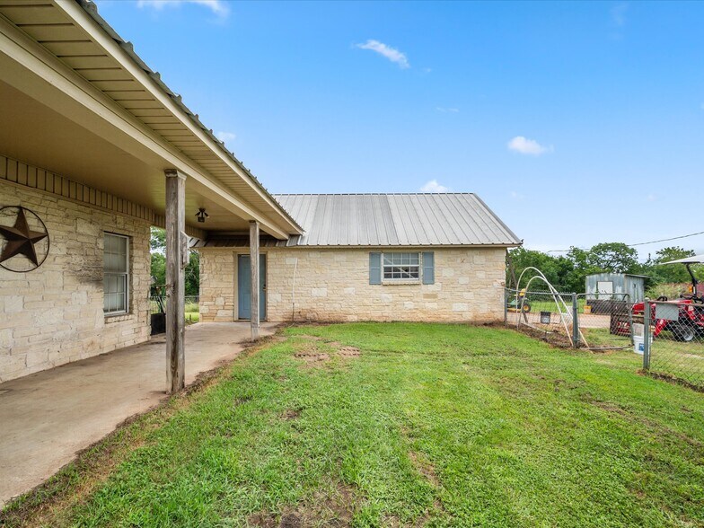 More Photos Of 17645 Highway 6, Navasota Land For Sale