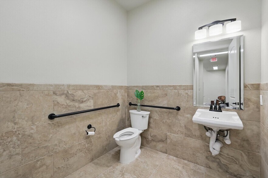 More Photos Of 3848 N Tarrant Pky, Fort Worth Medical For Sale