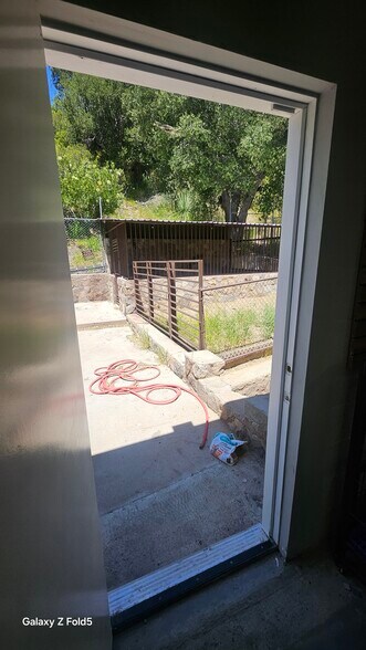 More Photos Of Dog Resort, Dog Hotel, Kennels, Dog Boarding, Tujunga Specialty For Lease