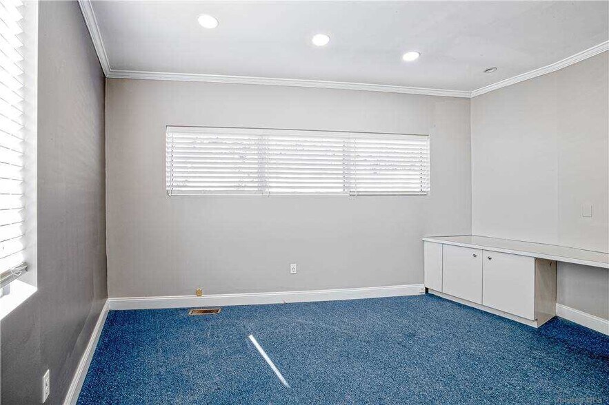More Photos Of 135 Haven Ave, Port Washington Office For Lease