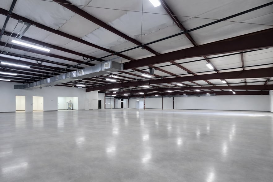 More Photos Of 114 S State St, Haw River Manufacturing For Sale