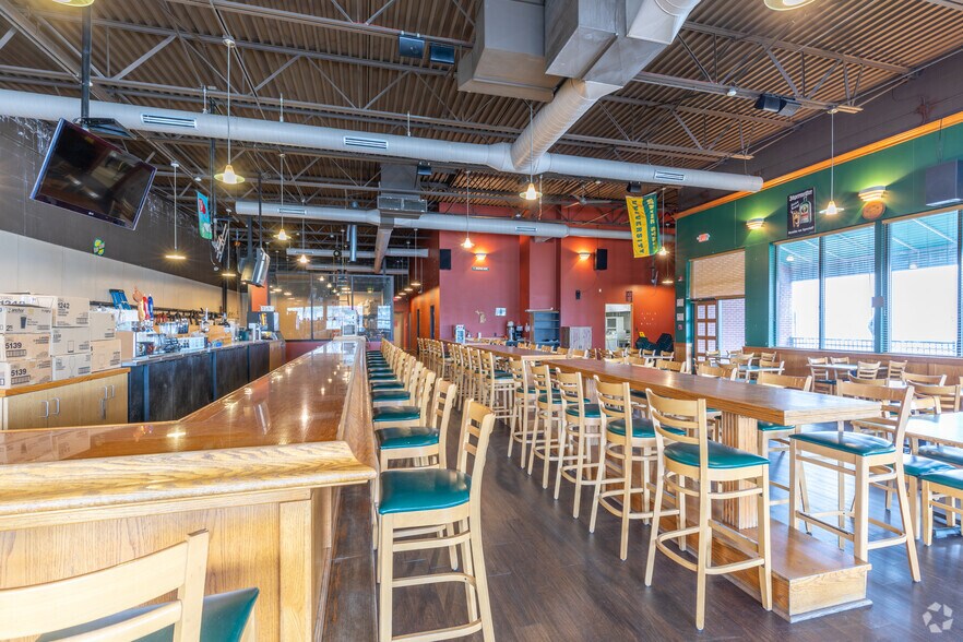 More Photos Of 1660 Fort St, Lincoln Park Bar For Sale