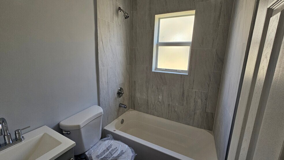 More Photos Of 1142 SW 4th St, Miami Apartments For Sale