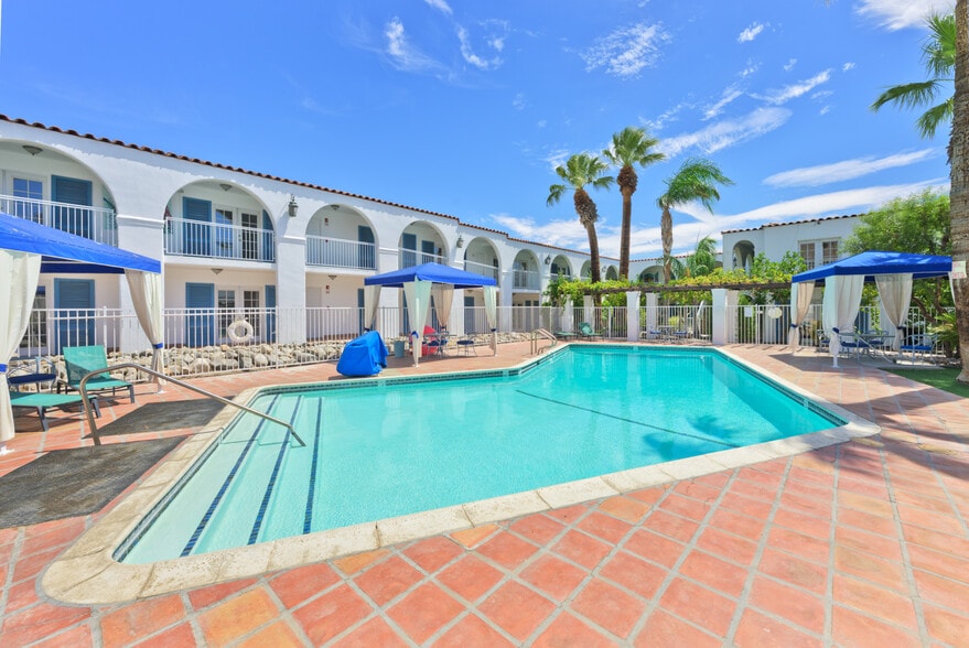More Photos Of 2330 N Palm Canyon Dr, Palm Springs Hotel For Sale