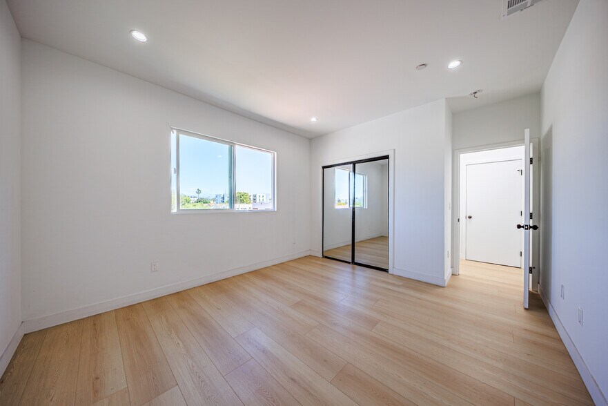 More Photos Of 2847 S Victoria Ave, Los Angeles Multifamily For Sale