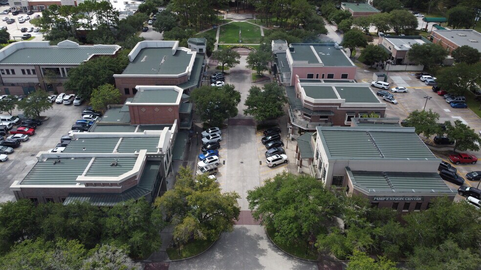 More Photos Of 8 N Main St, Kingwood Unknown For Lease