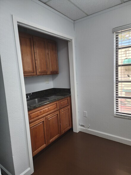 More Photos Of 15271 NW 60th Ave, Miami Lakes Loft Creative Space For Lease