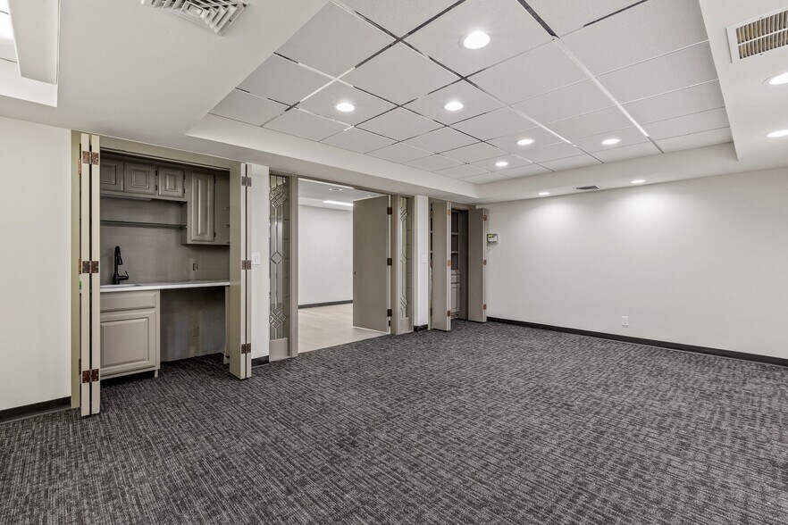 More Photos Of 1515 S Boulder Ave, Tulsa Office For Lease