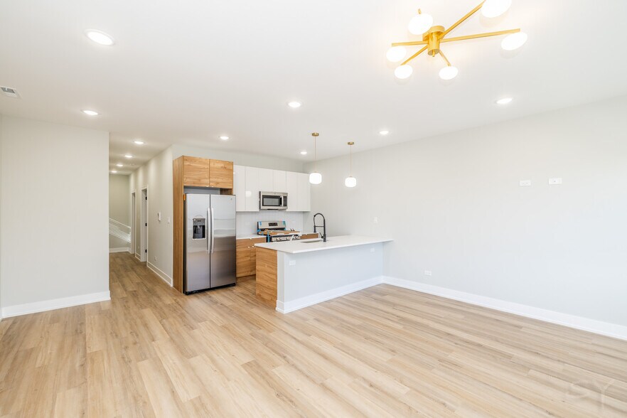 More Photos Of 6220 S King Dr, Chicago Multifamily For Sale