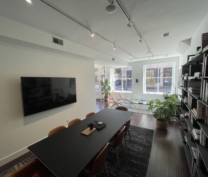 More Photos Of 12 Queen St, Charleston Storefront Retail Residential For Sale