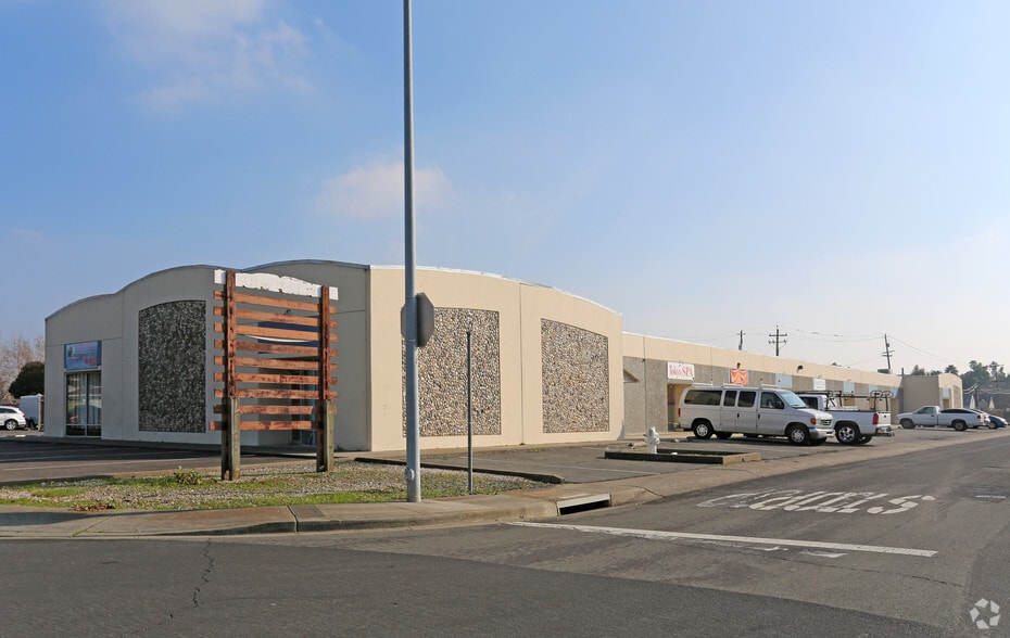 More Photos Of 228-244 Travis Ct, Suisun City Research And Development For Lease
