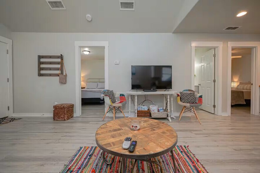 More Photos Of 5481 Highway 35 N, Rockport Specialty For Sale