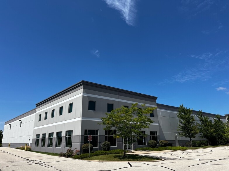More Photos Of 9875 S Stern St, Oak Creek Warehouse For Lease
