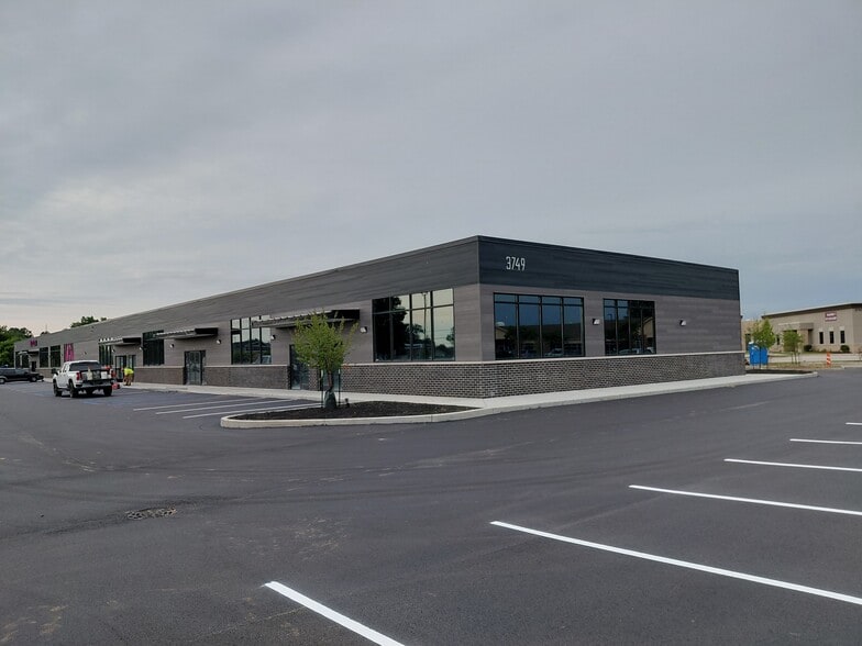Primary Photo Of 3749 Landmark Dr, Lafayette Restaurant For Lease