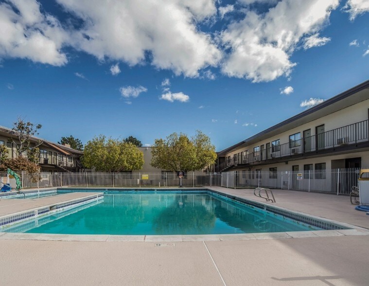 More Photos Of 245 E Wendover Blvd, Wendover Hotel For Sale