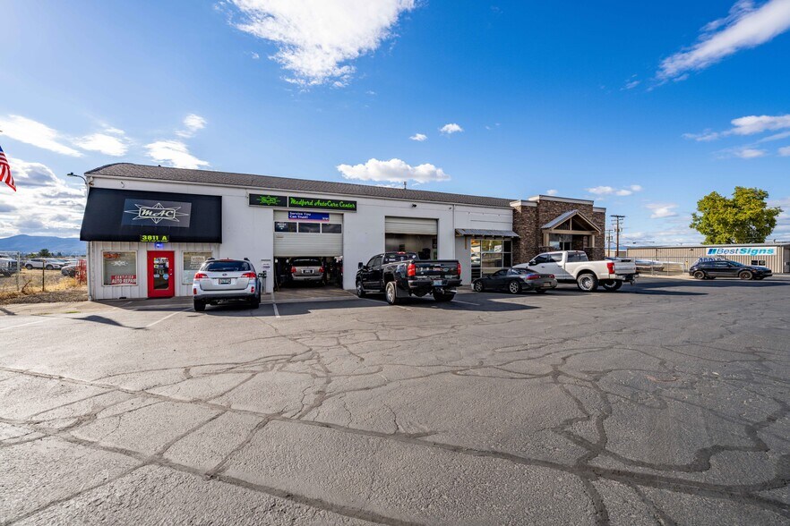 More Photos Of 3811 Crater Lake Hwy, Medford Warehouse For Sale