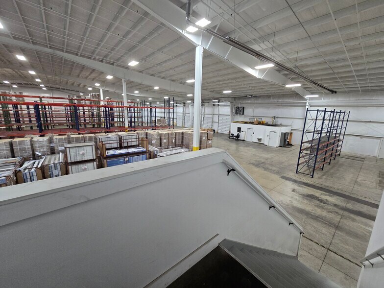 More Photos Of 1887 Cottage St, Ashland Warehouse For Lease
