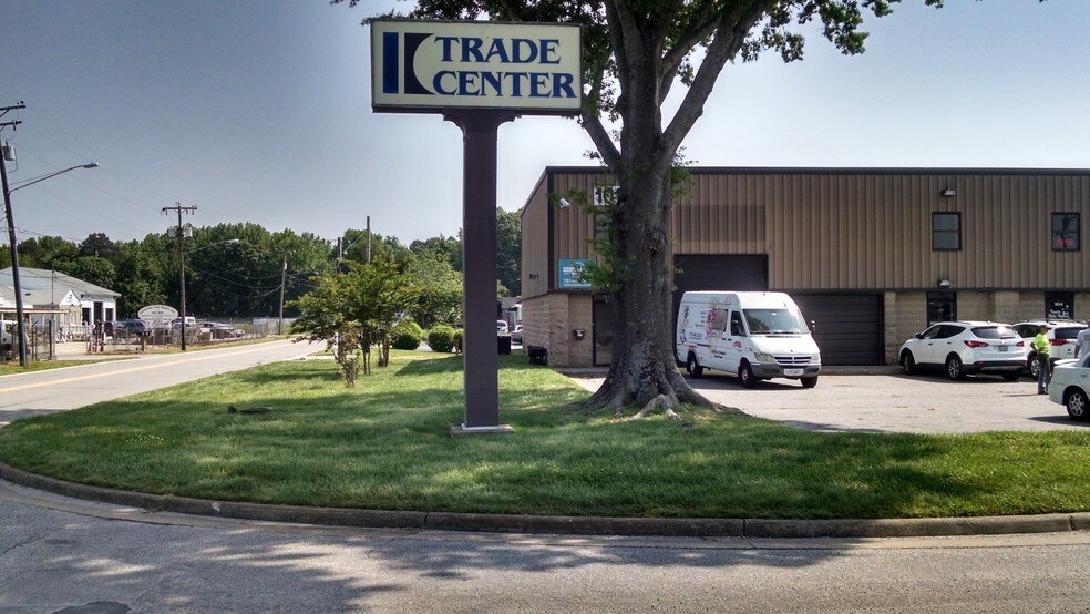 More Photos Of 105 S First Colonial Rd, Virginia Beach Flex For Lease