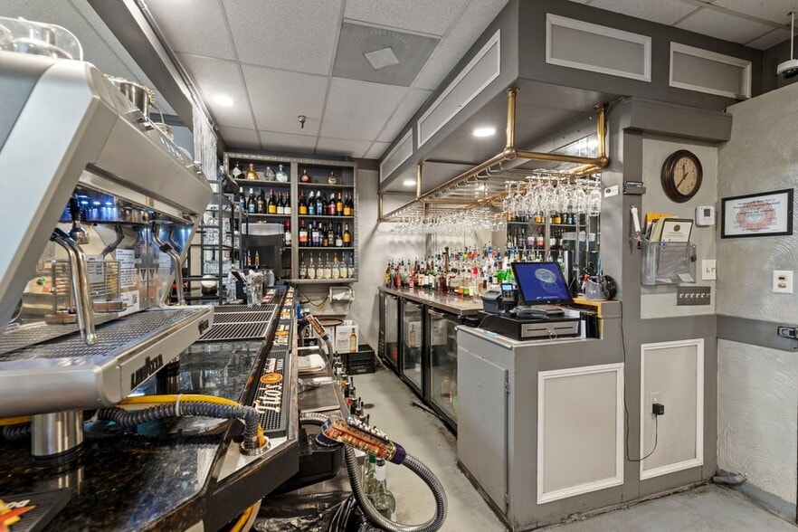More Photos Of 4725 Vincennes Blvd, Cape Coral Restaurant For Sale