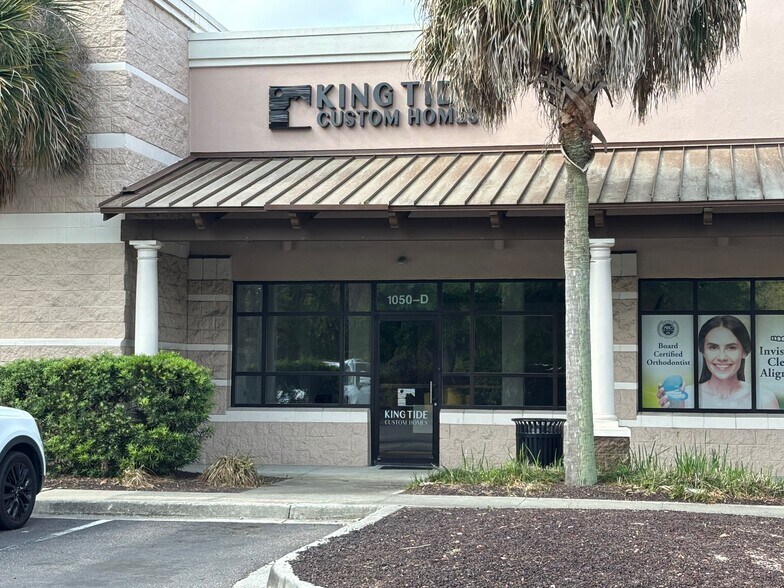Primary Photo Of 1050 Fording Island Rd, Bluffton Storefront For Lease