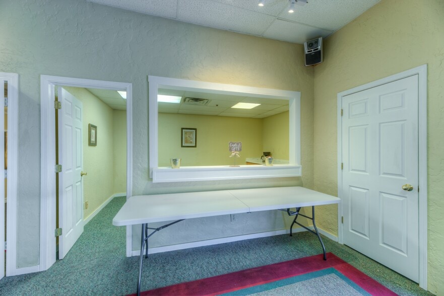 More Photos Of 1109 E Memphis St, Broken Arrow Religious Facility For Lease