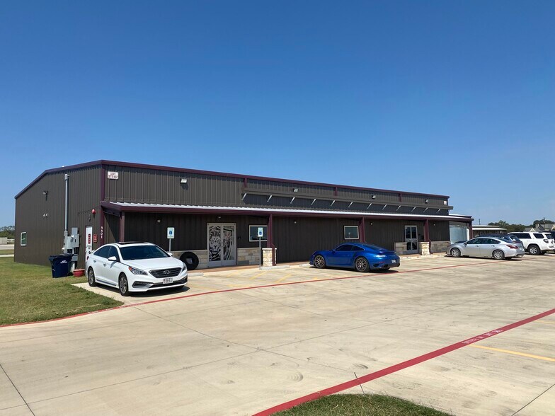 More Photos Of 3303 Shell Rd, Georgetown Unknown For Lease