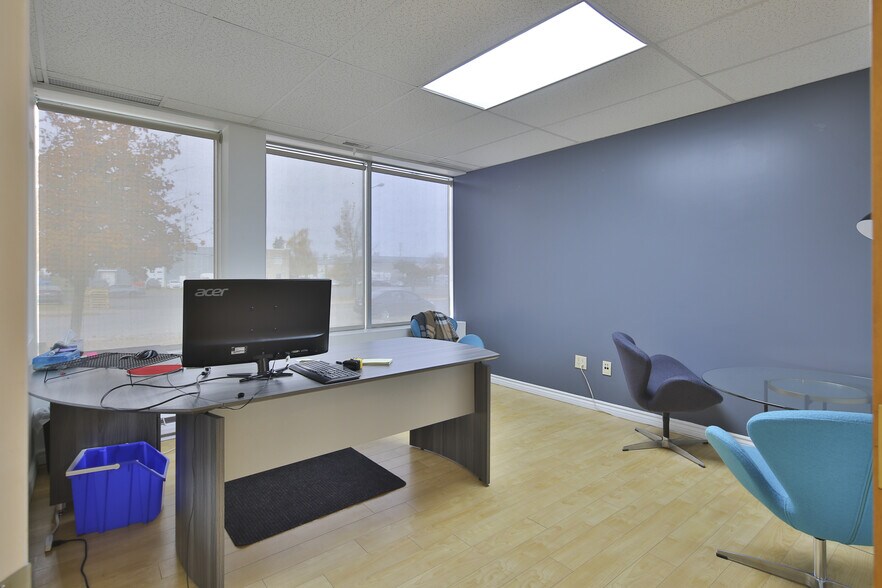 More Photos Of 1100 Rue Hérelle, Longueuil Warehouse For Sale