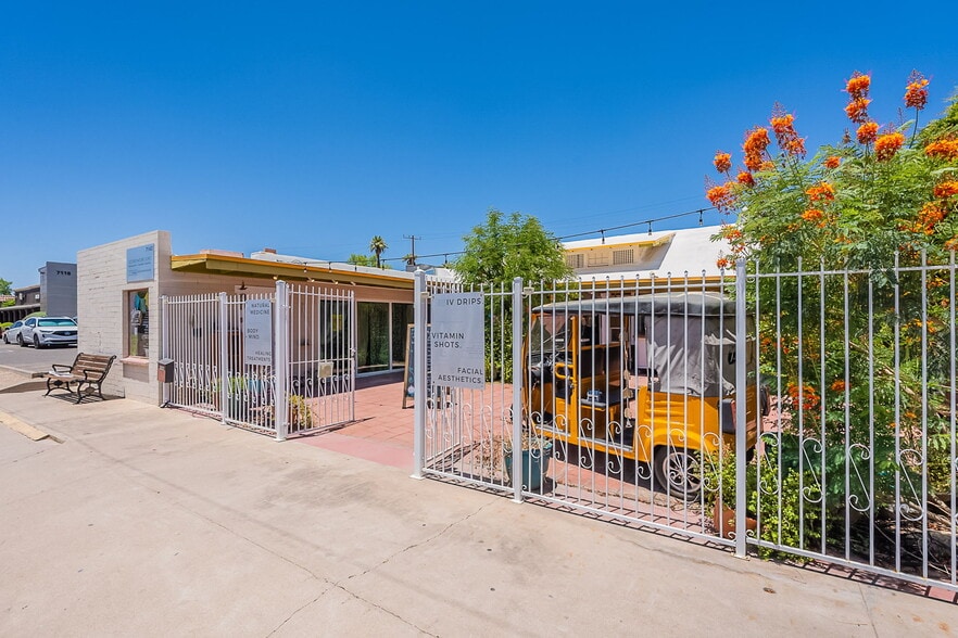 More Photos Of 7140 E 1st Ave, Scottsdale Storefront For Sale