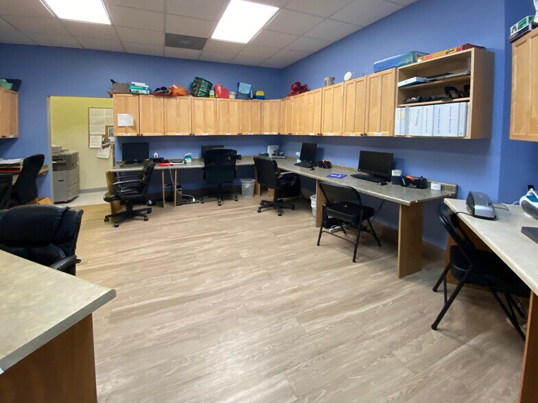 More Photos Of 4958 N Milwaukee Ave, Chicago Office Residential For Lease