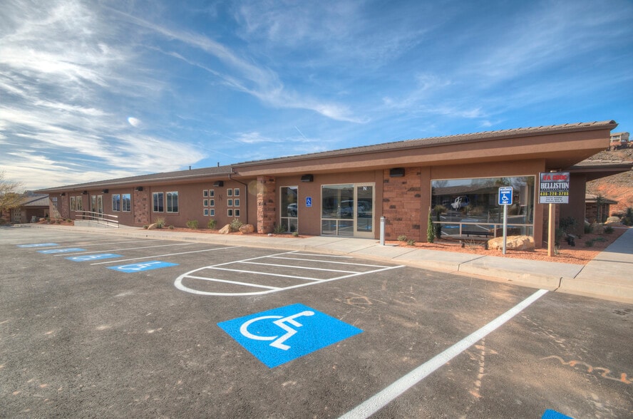 More Photos Of 230 N 1680 E, Saint George Unknown For Lease